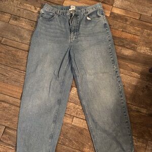 EUC BDG Classic High rise baggy Blue Denim Jeans